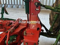 Kverneland Eg 100 5 furet med variabel furebredde. Årg. 2014.