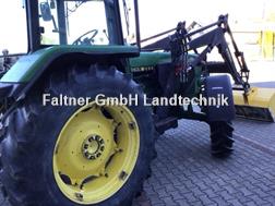 John Deere 3140