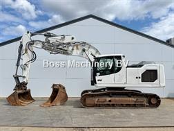 Liebherr R922LC - 2 Buckets Included / Automatic Greasing