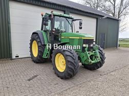 John Deere 6810