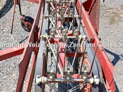 Pöttinger Heuraupe 220