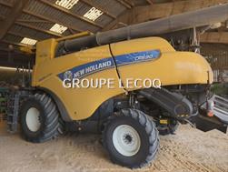 New Holland CR8.90