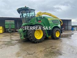 John Deere 8300