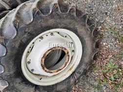 BKT 420/70R28 RT765