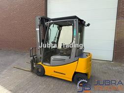 Jungheinrich EFG320