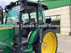 John Deere 5820