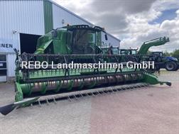 John Deere T 670