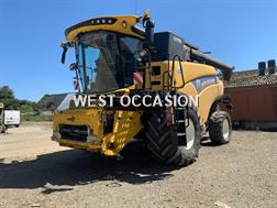 New Holland CR 8.90