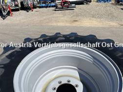 Goodyear 800/65R32