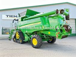 John Deere T 670