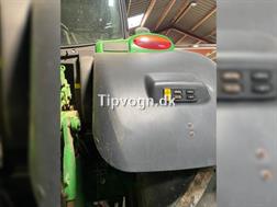 John Deere 6215
