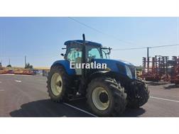 New Holland T7040
