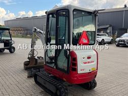 Takeuchi TB216 m/2 graveskovle og kipplaner skovl