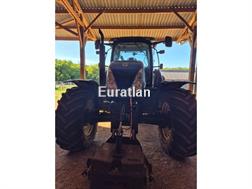 New Holland T7040