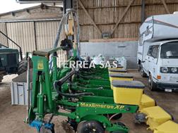 John Deere 1700